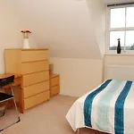 Fantastic 4 Bed House With 3 Bathrooms In Pleasant Location
