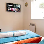 Stylish 2-Bed Birmingham City-Centre Apartment + Parking