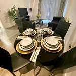 New Refurb Two Bedroom Apartment, Arcadian B\'Ham