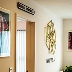 Maevela Apartments - Pink Luxury 1 Bed Apartment City Centre - 5 Min Walk From Bullring, Cube, Mailbox, New Street Station - Free Netflix & Wifi - No Parking
