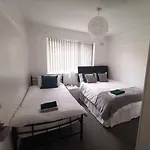 Rawlins Street Place - Free Parking, Free Wifi, Free Netflix!