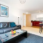 Haus 2 Bedroom Apartment L City Centre L Secure Parking L Top Rated L Intercom