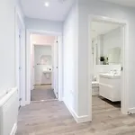 New Build - 2 Bed Cosy Modern Apartment - Juliet Balcony - Roof Top Terrace - Digbeth, Birmingham City Centre - Free Netflix & Smart Tv