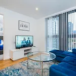 Maevela Apartments - Luxury Broad St Apartment - 2 Bed, 2 Bath - City Centre/Cube/Mailbox - With Underground Parking ✓- L Shape Sofa, Large 50 Inch Smart Tv With Free Netflix & Wifi