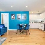 Maevela Apartments - Luxury Broad St Apartment - 2 Bed, 2 Bath - City Centre/Cube/Mailbox - With Underground Parking ✓- L Shape Sofa, Large 50 Inch Smart Tv With Free Netflix & Wifi