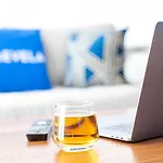 Maevela Apartments - Large 1 Bed Luxury Apt - 5 Min Walk From Bullring - Cube - Mailbox - New Street Station - Free Netflix