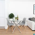 Haus Luxury Apartment - City Centre - Jq - Secure Parking
