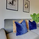 The Clement Apartment Stylish Two Bedroom Apartment Very Close To The Birmingham Arena