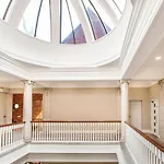 Grand 1 Bed W/ View & Parking By Opulent