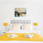 Sunlight City Centre Flat With Free Parking
