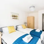 Sunlight City Centre Flat With Free Parking