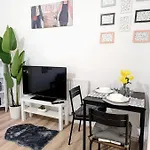 Luxury 1 Bed Service Apartment With Parking
