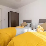 Vibrant 2 Bed 2 Bath Free Parking In Chinatown