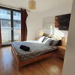 Modern Arcadian Centre Apartment 2 Bed / Balcony