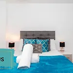 Haus - Luxury City Centre Apartment - Wifi - Secure Parking