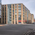 Vibrant 2 Bed 2 Bath Free Parking In Chinatown