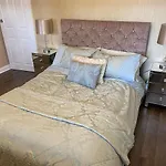Large Home, Close To Bhx, Nec, Jlr, 4 Double Beds!