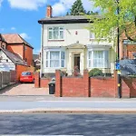 Luxury 1 Bed Service Apartment With Parking
