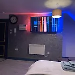 Lovely Studio Apartment Located In Birmingham