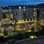 Swanky 2 Bedroom Serviced Apartment With Free Parking & Wifi!