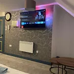 Lovely Studio Apartment Located In Birmingham