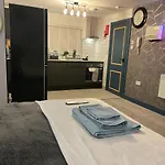 Lovely Studio Apartment Located In Birmingham