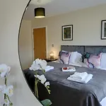 George St 2Bd Executive Eco Apartment By Silva