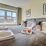George St 2Bd Executive Eco Apartment By Silva