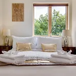 Mica Point City Centre Apartment