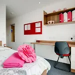 Zeni Ensuite In Birmingham