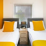 B16 Arena Central - 3 Bedrooms, 2 Bathrooms, Parking Space - Private Apartment - 欢迎
