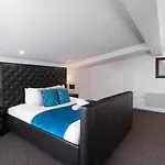 Duplex Penthouse - City Centre - 2 Bedroom - Secure Parking - Terrace - Skyline Views