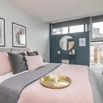 K Suites - Temple Street