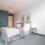K Suites - Temple Street