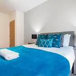 Birmingham City Centre - 2 Bedroom Apartment - Gated Development - Secure Parking - Netflix - Wifi -Top Rated