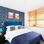 Washington 2 Bedroom Apartment By The Cube & Mailbox & Private Terrace