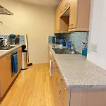 Grand City-Centre Apartment + Parking