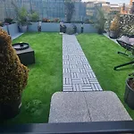 Luxury 9Ine Penthouse With Garden & Jacuzzi