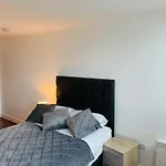 City Luxe 2 Bedroom High Rise Apartment