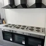 Pluxa Bearwood Hotel Double Beds With Ensuite And Car Park