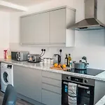Cosy Home Near Nec, Bhx Bullring & Solihull