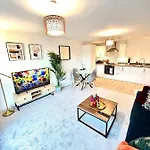 Exoticstay Apartments - New Build - Ultra Luxe One Bedroom Apartment - Smart 4K Tv With Ultrafast Wifi & Netflix - City Centre
