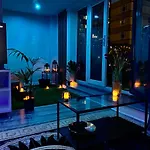 Luxury 9Ine Penthouse With Garden & Jacuzzi