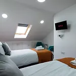 K Suites - 1266 Pershore Road 3