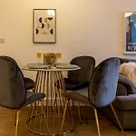 Pass The Keys Super Luxurious 1 Bed Apartment Jewellery Q
