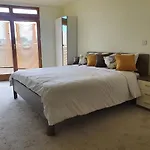 Spacious Modern 1 Bed Apartment - City Centre