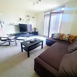 Spacious Modern 1 Bed Apartment - City Centre