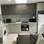 1Bed Bungalow In The Heart Of Moseley