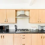 Beautiful 6 Bedroom House For 17 Guests Next To Edgbaston Stadium