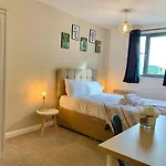 Insta-Style Penthouse With Balcony Or 2B Apartment With Balcony Birmingham City Centre
